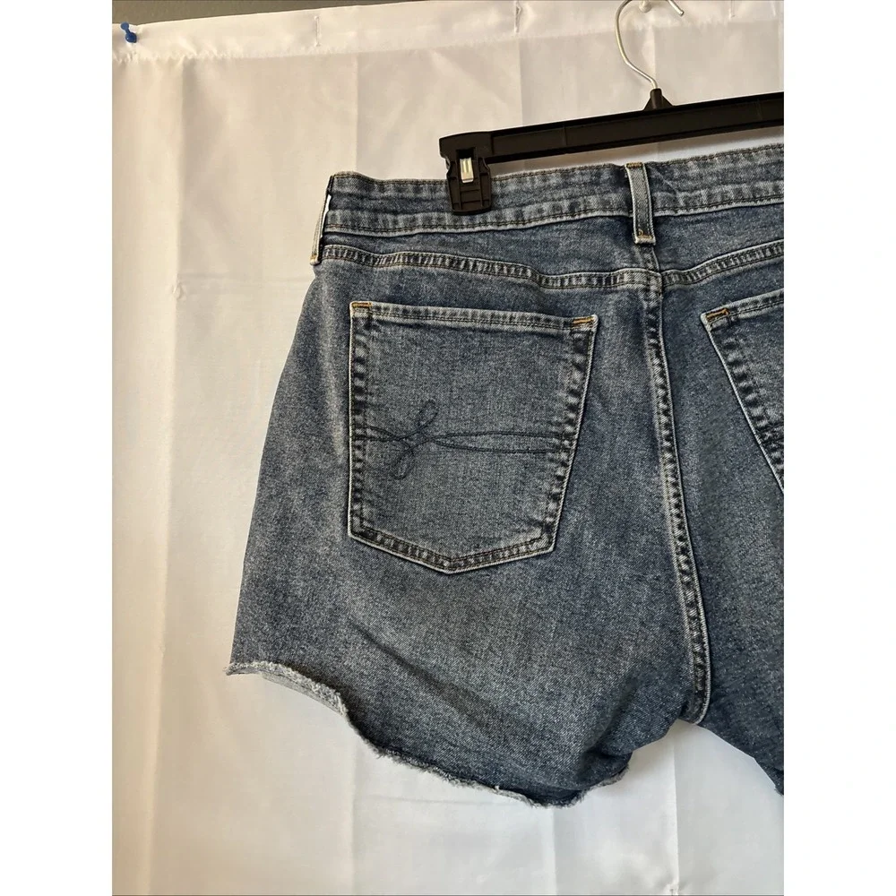 Denizen From Levis High-Rise Distressed Denim‎ Shorts Size 16